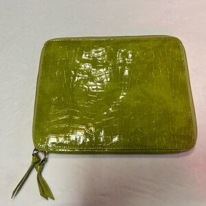 Y2K Vintage Crocodile Print Embossed Zip Clutch